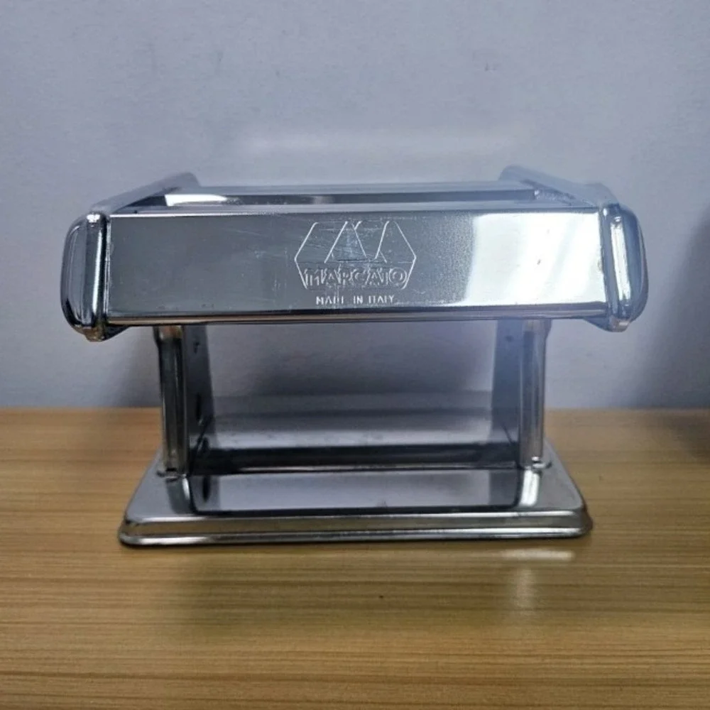 Pasta in Casa Homemade Noodle Making Machine Model 15-4150 Italy Chrome Ampia